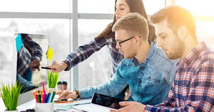 Students comparing options for the best CFA prep for international candidates