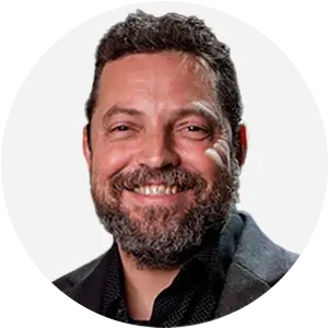 Alex Cole, CMT Instructor, delivering CMT curriculum-aligned lectures and technical analysis insights